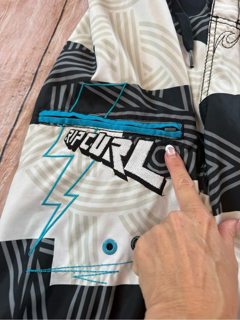 Vintage Y2K RipCurl White Black Blue Lighting Bolt Board Shorts. Size 31